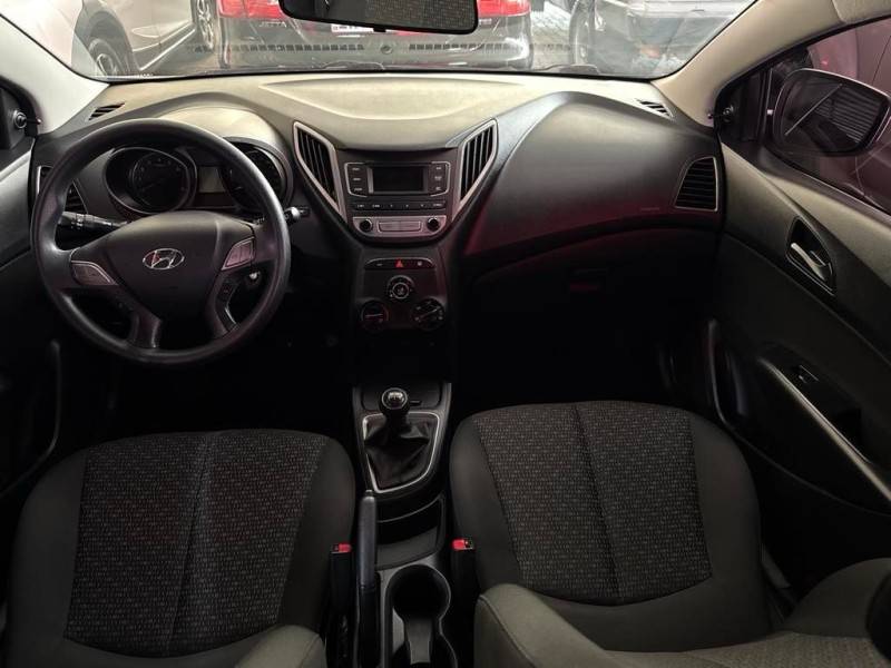 HYUNDAI - HB20 - 2015/2016 - Prata - R$ 49.900,00