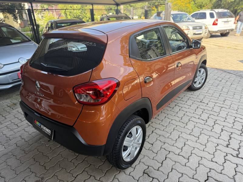 RENAULT - KWID - 2021/2022 - Laranja - R$ 51.900,00