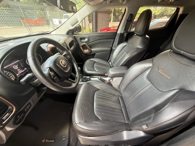 FIAT - TORO - 2017/2018 - Vermelha - R$ 105.000,00