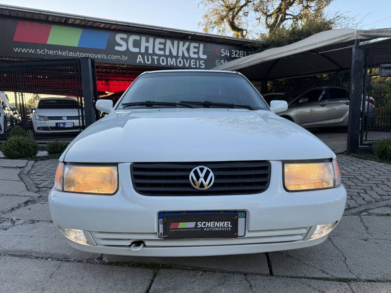 VOLKSWAGEN - SANTANA - 2001/2001 - Branca - R$ 27.800,00