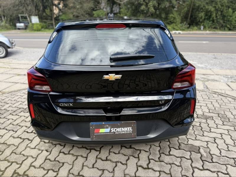 CHEVROLET - ONIX - 2024/2025 - Preta - R$ 84.000,00