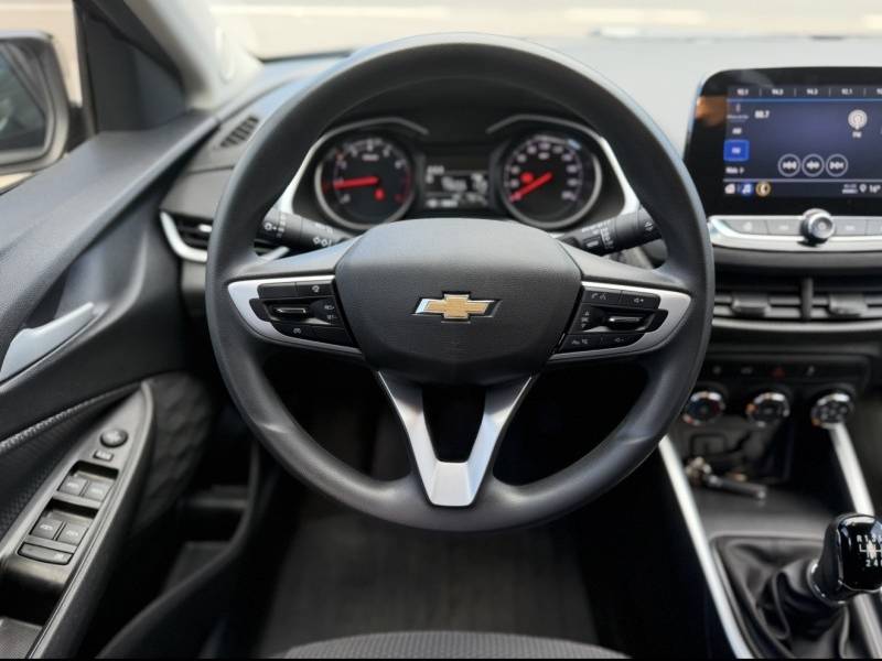 CHEVROLET - ONIX - 2024/2025 - Preta - R$ 84.000,00