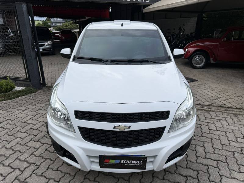 CHEVROLET - MONTANA - 2011/2012 - Branca - R$ 38.900,00