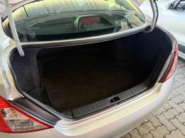 NISSAN - VERSA - 2012/2013 - Prata - R$ 41.900,00