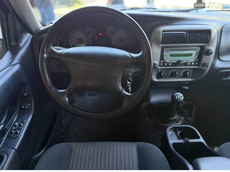 FORD - RANGER - 2010/2011 - Prata - R$ 65.000,00