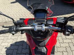 HONDA - ADV 150 - 2022/2023 - Vermelha - R$ 24.900,00