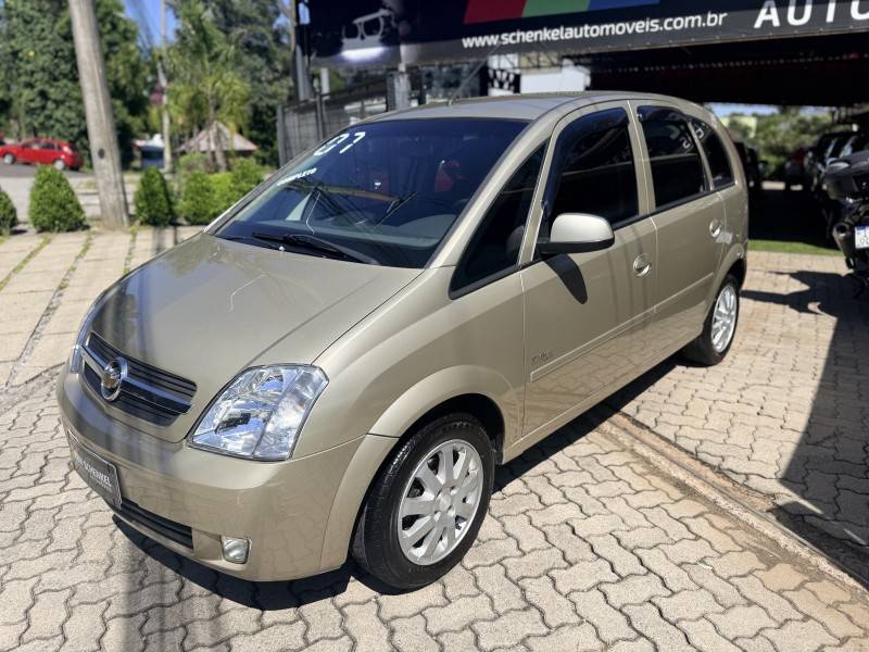 CHEVROLET - MERIVA - 2006/2007 - Bege - R$ 35.000,00