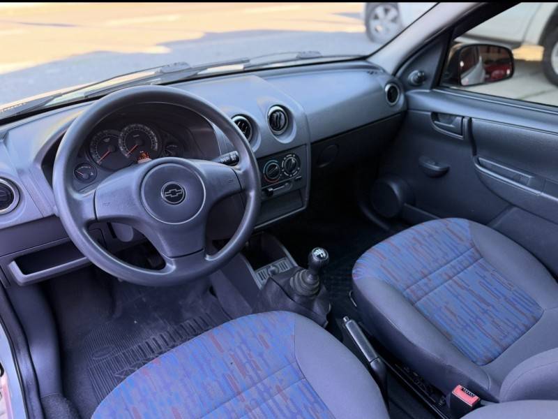 CHEVROLET - CELTA - 2009/2010 - Prata - R$ 22.900,00