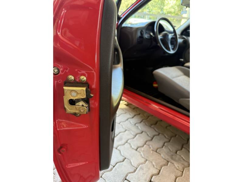 VOLKSWAGEN - GOL - 1997/1998 - Vermelha - R$ 35.000,00