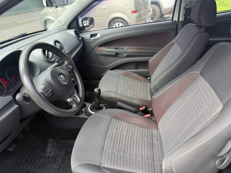 VOLKSWAGEN - SAVEIRO - 2014/2015 - Branca - R$ 66.500,00