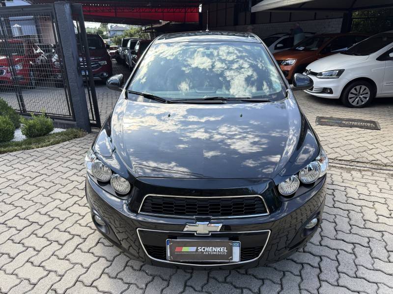 CHEVROLET - SONIC - 2013/2013 - Preta - R$ 43.000,00