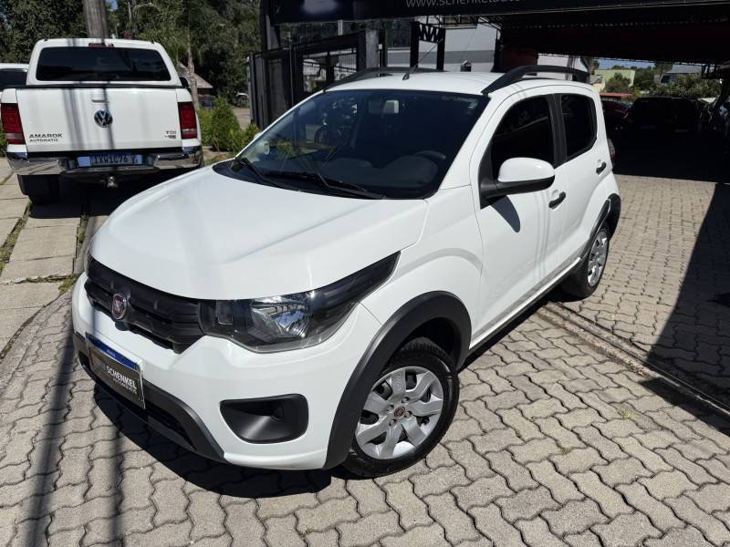 FIAT - MOBI - 2017/2018 - Branca - R$ 49.900,00