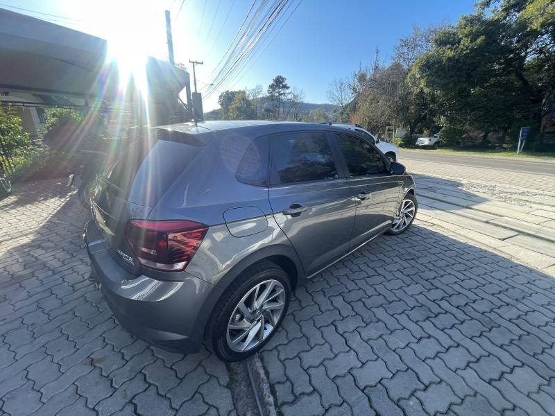 VOLKSWAGEN - POLO - 2017/2018 - Cinza - R$ 74.900,00
