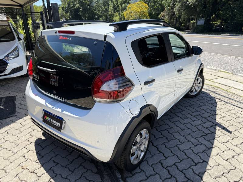 FIAT - MOBI - 2017/2018 - Branca - R$ 49.900,00