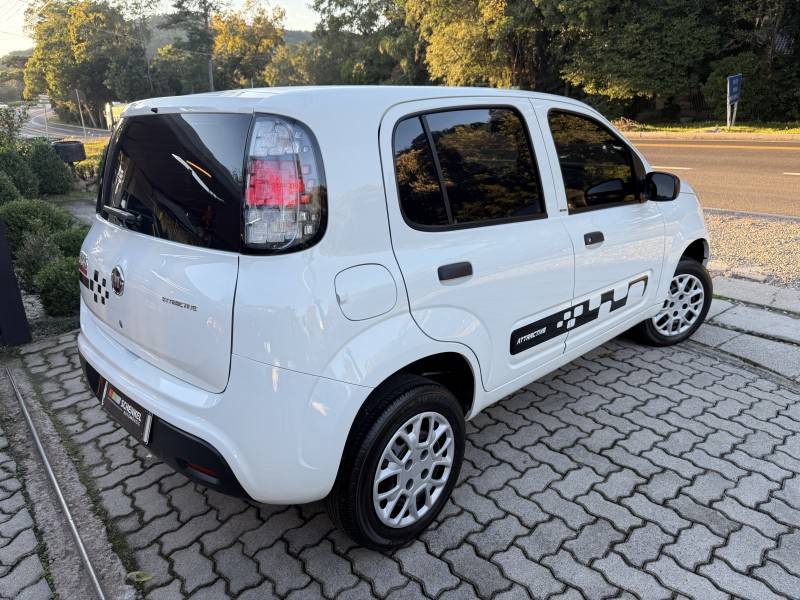 FIAT - UNO - 2017/2017 - Branca - R$ 44.000,00