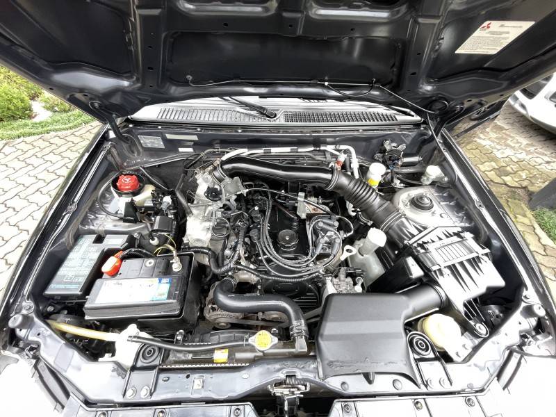 MITSUBISHI - PAJERO TR4 - 2013/2014 - Preta - R$ 61.000,00