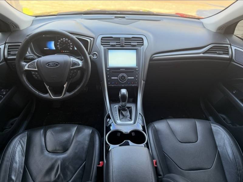 FORD - FUSION - 2016/2016 - Preta - R$ 88.000,00