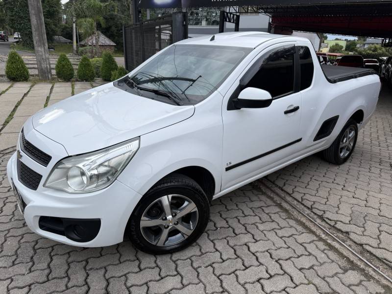 CHEVROLET - MONTANA - 2011/2012 - Branca - R$ 38.900,00