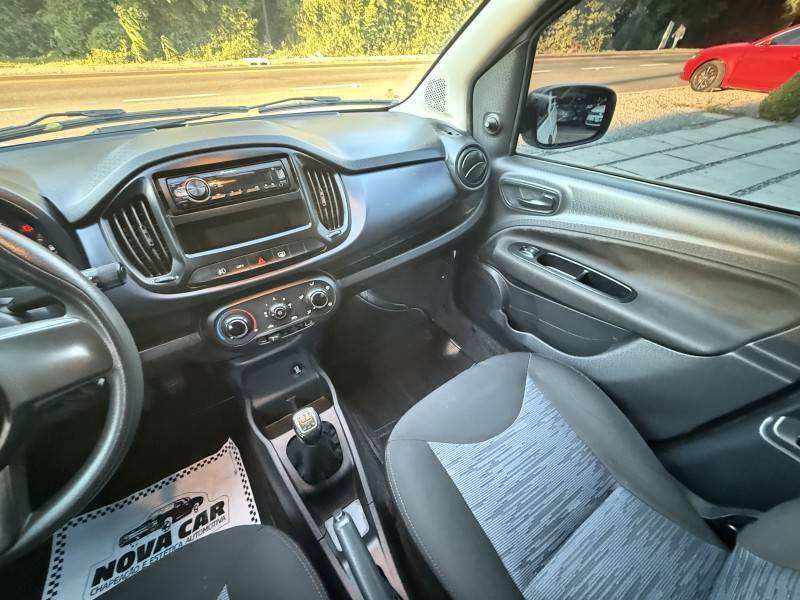 FIAT - UNO - 2017/2017 - Branca - R$ 44.000,00