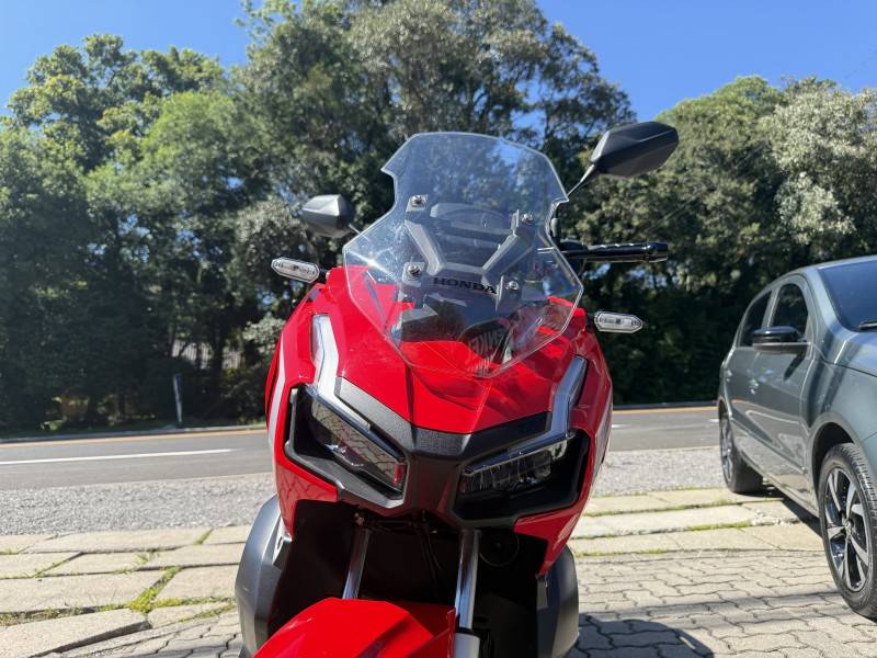 HONDA - ADV 150 - 2022/2023 - Vermelha - R$ 24.900,00