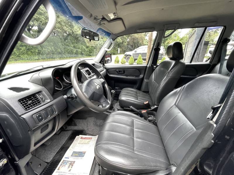 MITSUBISHI - PAJERO TR4 - 2013/2014 - Preta - R$ 61.000,00