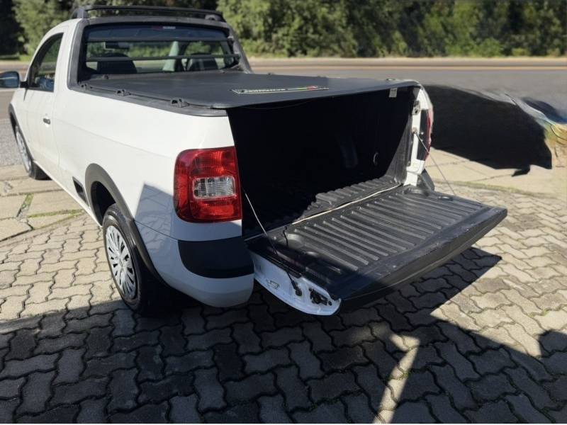VOLKSWAGEN - SAVEIRO - 2013/2013 - Branca - R$ 46.000,00