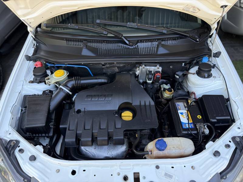 FIAT - PALIO - 2008/2009 - Branca - R$ 37.990,00