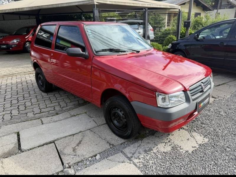 FIAT - UNO - 2009/2010 - Vermelha - R$ 23.000,00