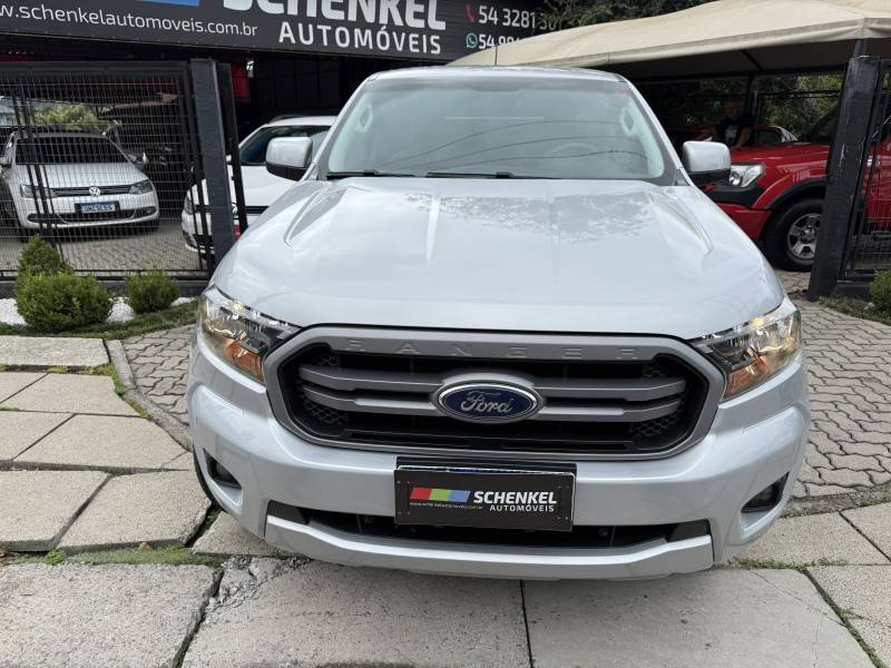 FORD - RANGER - 2019/2020 - Prata - R$ 136.000,00