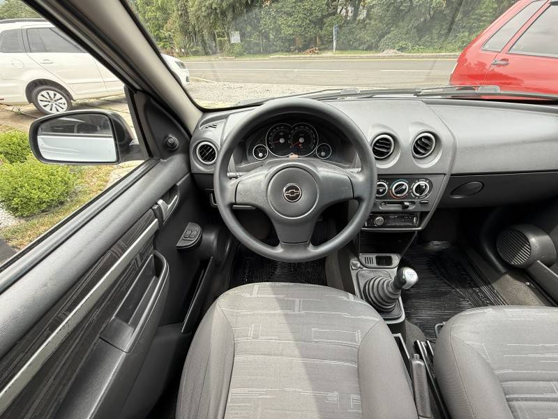 CHEVROLET - PRISMA - 2008/2009 - Prata - R$ 29.900,00