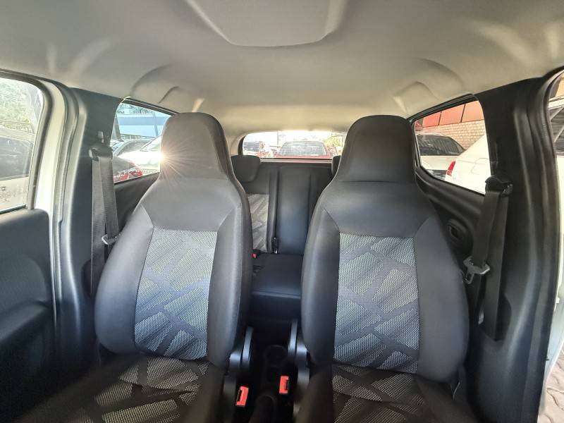 FIAT - MOBI - 2017/2018 - Branca - R$ 49.900,00