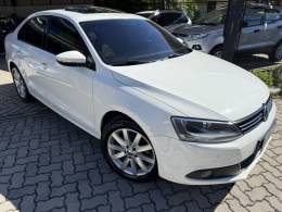 VOLKSWAGEN - JETTA - 2013/2013 - Branca - R$ 75.000,00