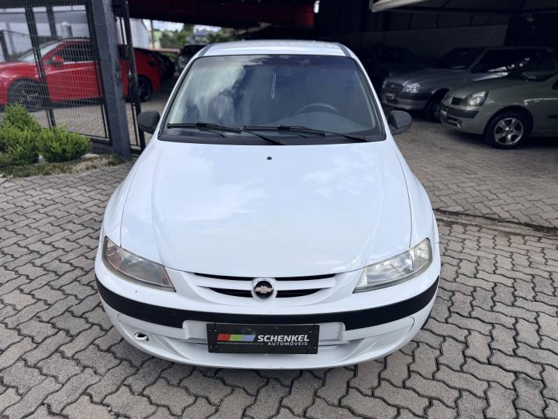 CHEVROLET - CELTA - 2005/2006 - Branca - R$ 18.900,00
