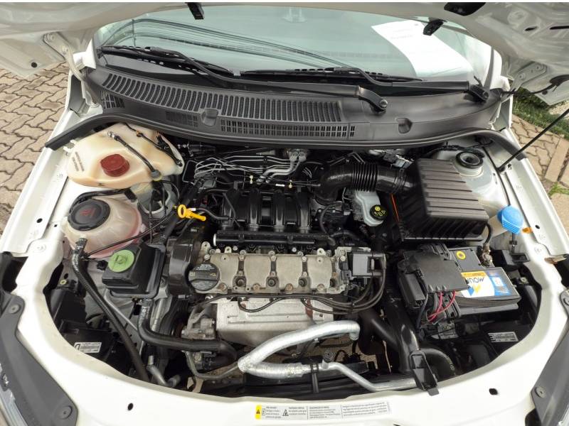 VOLKSWAGEN - VOYAGE - 2018/2019 - Branca - R$ 57.800,00
