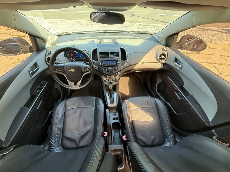 CHEVROLET - SONIC - 2013/2013 - Preta - R$ 43.000,00