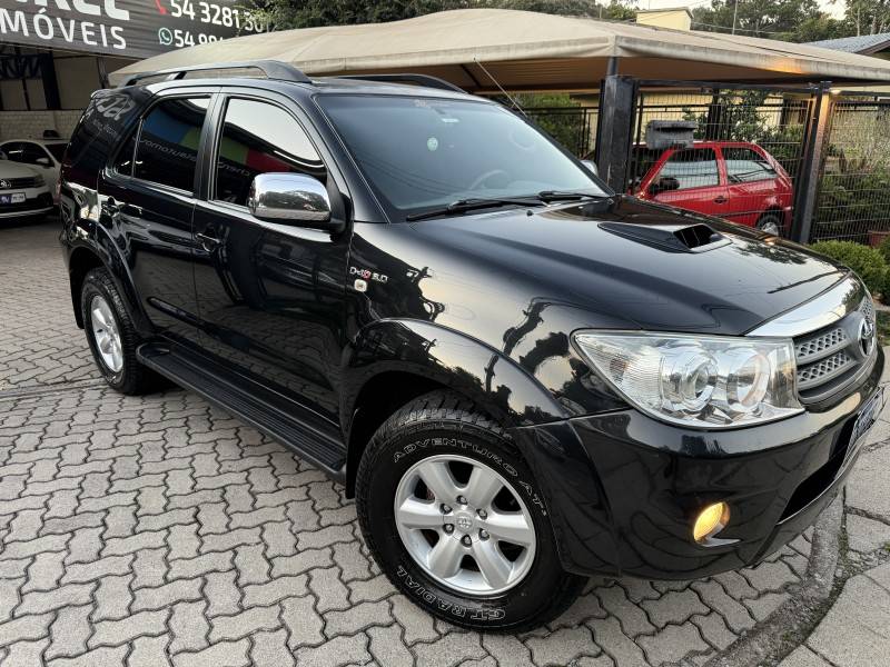 TOYOTA - HILUX SW4 - 2010/2010 - Preta - R$ 118.000,00