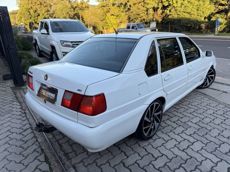 VOLKSWAGEN - SANTANA - 2001/2001 - Branca - R$ 27.800,00